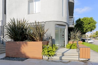 8600 Burton Way in Los Angeles, CA - Foto de edificio - Building Photo
