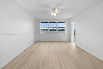 2223 Park Ln in Hollywood, FL - Building Photo - Building Photo