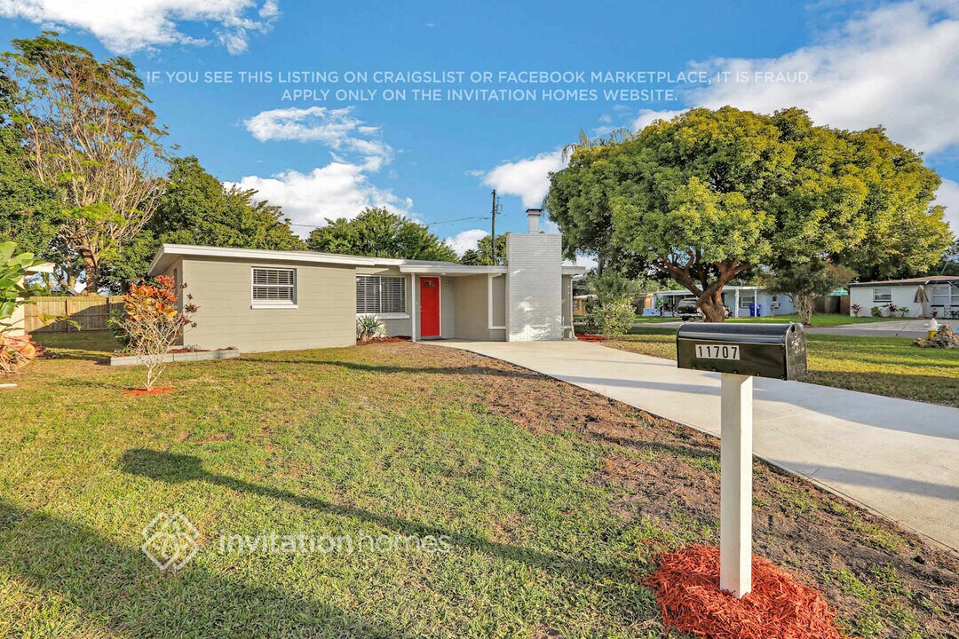 11707 102nd St in Largo, FL - Building Photo