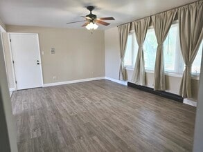 6862 W Lode Dr in Worth, IL - Building Photo - Building Photo
