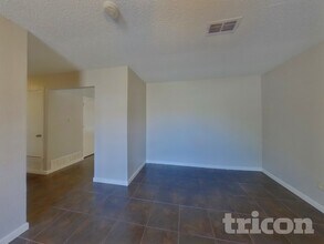 4208 Middlebrook Dr in Arlington, TX - Foto de edificio - Building Photo