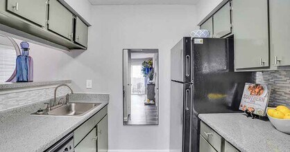 Westmount at Copper Mill Apartments in Houston, TX - Building Photo - Building Photo