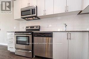 2550 Eglinton Ave W in Mississauga, ON - Building Photo - Building Photo