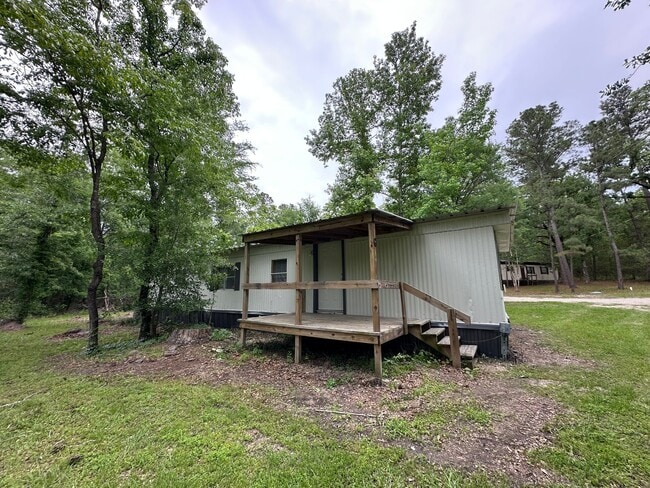 85 Young Rd in Huntsville, TX - Foto de edificio - Building Photo