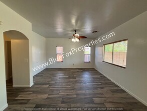8918 N Misty Brook Dr in Tucson, AZ - Building Photo - Building Photo