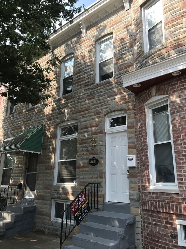 property at 2734 Huntingdon Ave