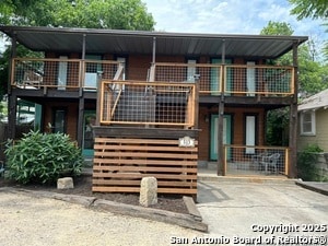 property at 513 E Ashby Pl