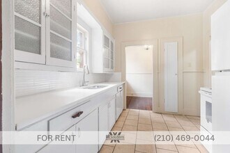 1618 W Kings Hwy in San Antonio, TX - Building Photo - Building Photo