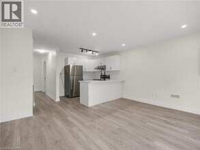 718 Cannon St E in Hamilton, ON - Building Photo - Building Photo