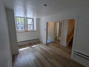2385 Coursol Rue in Montréal, QC - Building Photo - Building Photo