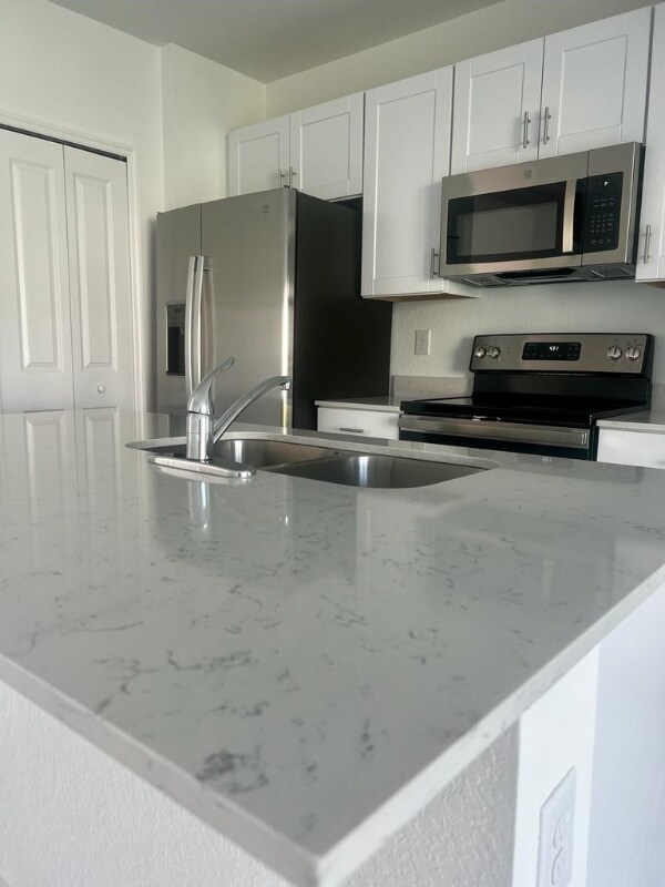 14310 Oviedo Pl in Ft. Myers, FL - Building Photo - Building Photo