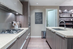 1625 Manitoba St in Vancouver, BC - Building Photo