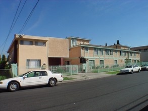 12906 Doty Ave in Hawthorne, CA - Building Photo - Building Photo