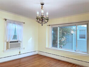 112 Fayerweather Terrace in Bridgeport, CT - Building Photo - Building Photo