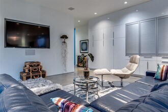 2300 N Carroll Ave in Dallas, TX - Building Photo - Building Photo