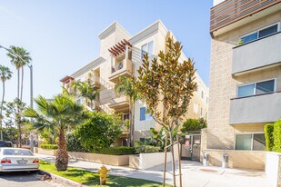 1241 S Westgate Ave in Los Angeles, CA - Building Photo