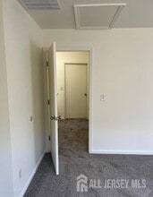 16 Vintage Ct in Hamilton Township, NJ - Building Photo - Building Photo