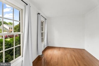 6015 Marilyn Dr in Alexandria, VA - Building Photo - Building Photo