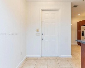 2925 NW 126th Ave in Sunrise, FL - Building Photo - Building Photo