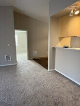 16920 SE Powell Blvd in Portland, OR - Building Photo - Building Photo