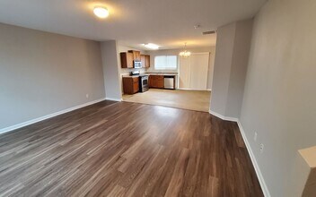 10023 Chariden Dr in Cordova, TN - Building Photo - Building Photo