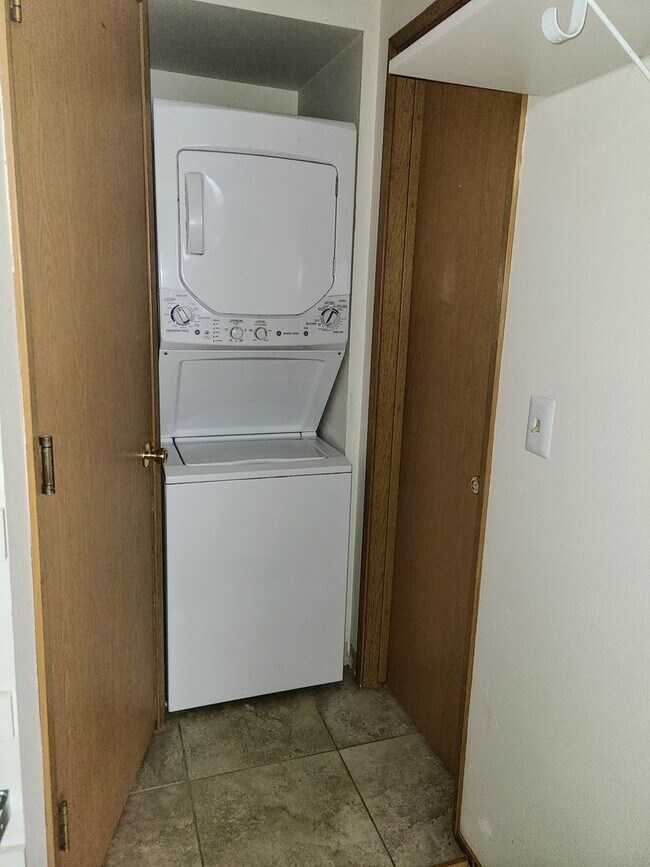 1400 Selmi Dr in Reno, NV - Building Photo - Building Photo
