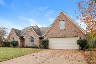 195 Lakewood Dr in Oakland, TN - Building Photo - Building Photo