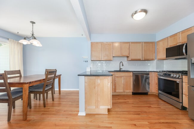 20 Peddlers Dr in Branford, CT - Building Photo - Building Photo