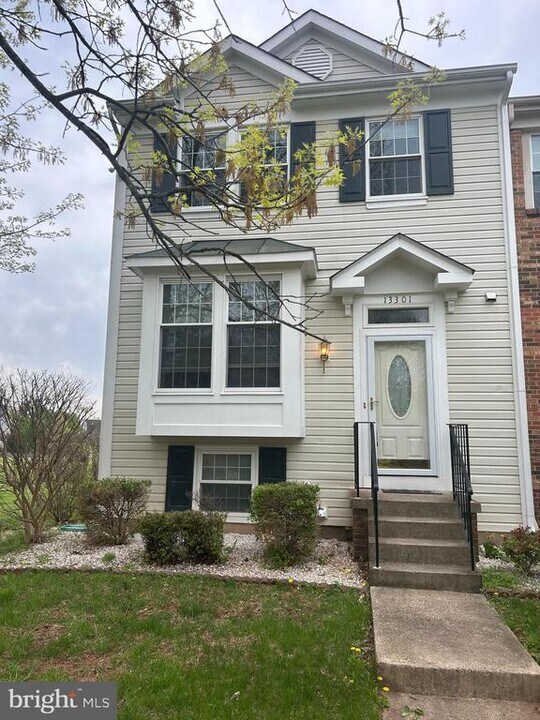 13301 Burkitts Rd in Fairfax, VA - Building Photo