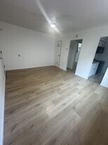 17550 Lake Shore Blvd in Cleveland, OH - Building Photo