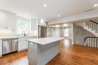 52 Maple St in Boston, MA - Building Photo - Building Photo