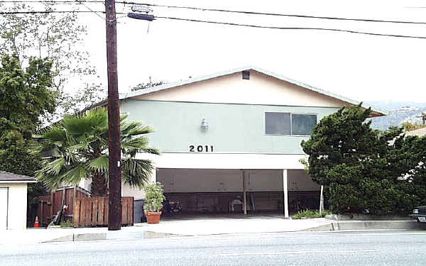 2011 N Verdugo Rd in Glendale, CA - Foto de edificio - Building Photo