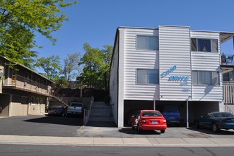 Star Brite Apartments in Reno, NV - Building Photo - Building Photo