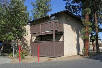 Madera West Apartments in Madera, CA - Foto de edificio - Building Photo