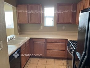 9274 Hollander Ave in Las Vegas, NV - Building Photo - Building Photo