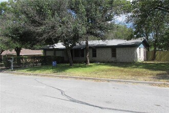 11307 Hilltop St in Austin, TX - Building Photo - Building Photo