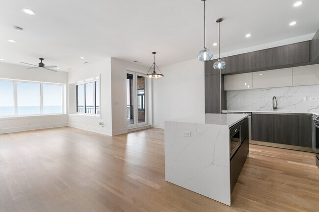 7729 N Eastlake Terrace in Chicago, IL - Building Photo - Building Photo