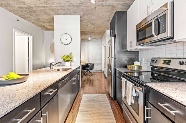 600 W Jackson Blvd in Chicago, IL - Building Photo - Building Photo