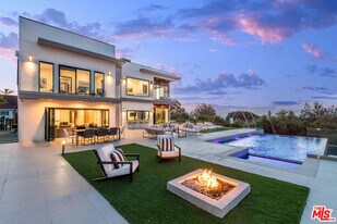 4338 Gayle Dr in Los Angeles, CA - Building Photo