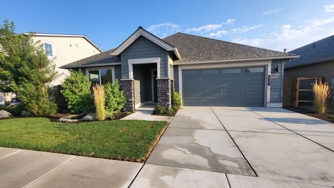 property at 4707 SW Coyote Ave