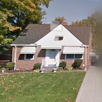 21511 Clare Ave in Maple Heights, OH - Building Photo