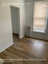 5733 Red Arrow Hwy in Stevensville, MI - Building Photo - Building Photo