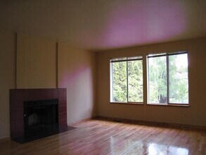 8121 17th Ave SW in Seattle, WA - Building Photo - Building Photo