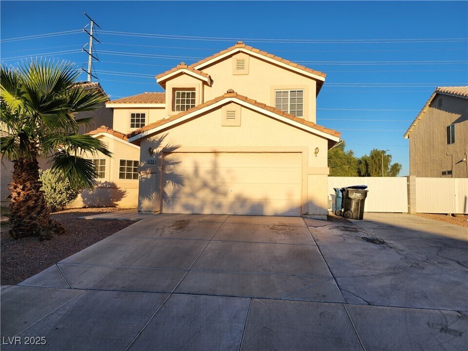 5208 N Madison Stone St in North Las Vegas, NV - Building Photo