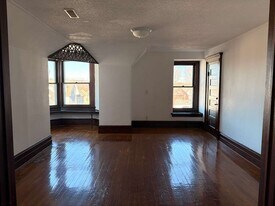 331 Chestnut St in New Britain, CT - Building Photo