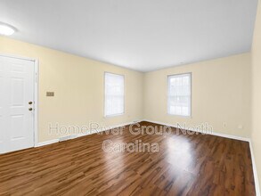 3201 Cross Winds Rd in Charlotte, NC - Building Photo - Building Photo