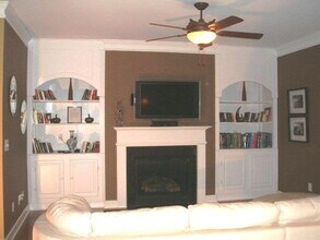 414 Weatherbrook Way in Cary, NC - Building Photo - Building Photo
