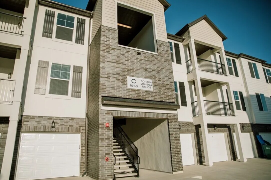 1958 N 3330 W-Unit -C302- Unfurnished in Lehi, UT - Building Photo