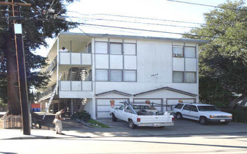 1804 Santa Clara Ave in Alameda, CA - Building Photo - Building Photo