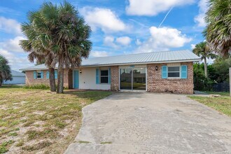 1742 S Central Ave in Flagler Beach, FL - Building Photo - Building Photo